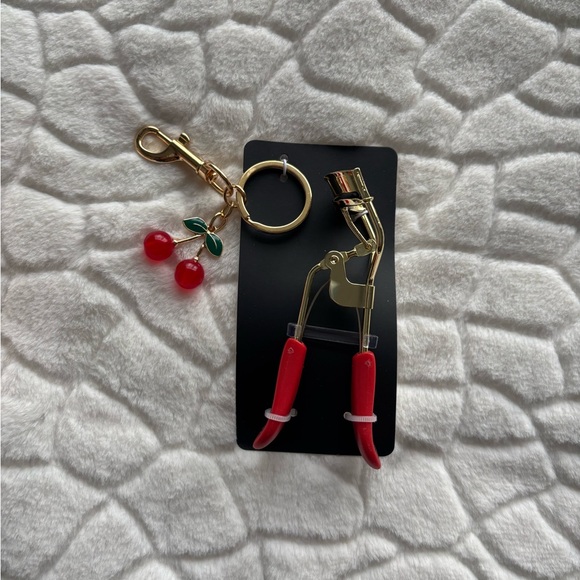 Betty Boop Eyelash Curler with Cherry Keychain - Picture 9 of 9